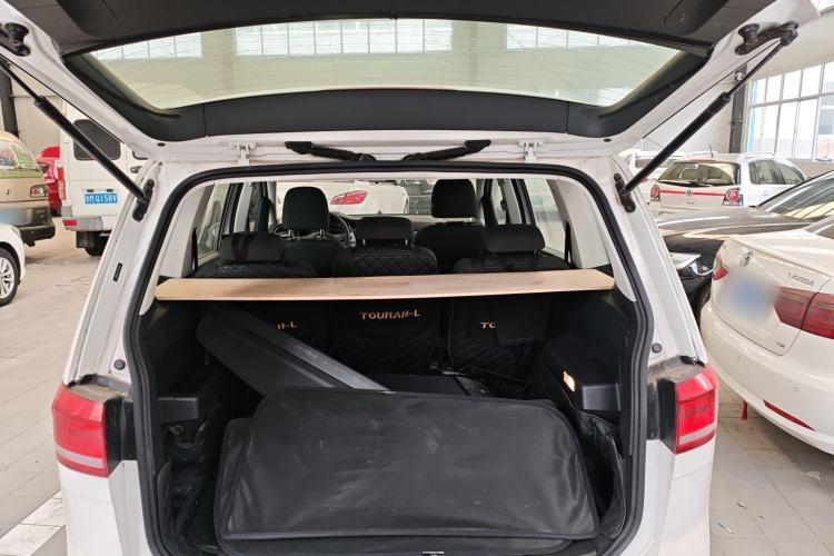 Used Volkswagen Touran 2016 Touran L 280TSI DSG Style Edition