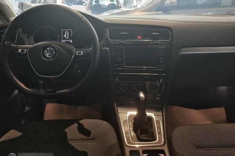 Used Volkswagen Golf 2018 230TSI Automatic Comfort Model
