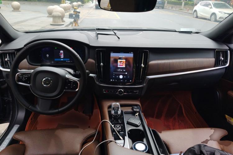 Used Volvo S90 2023 B5 Zhiyuan Luxury Edition Center Console