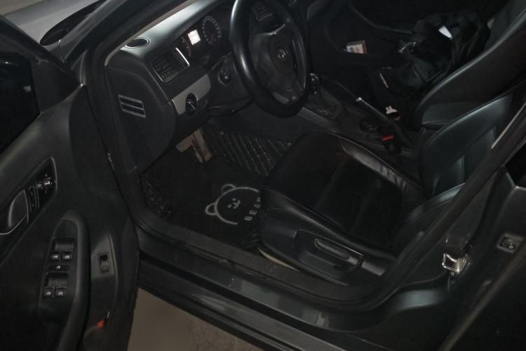 Used Volkswagen Sagitar 2012 1.6L Automatic Comfort Edition Driver Seat