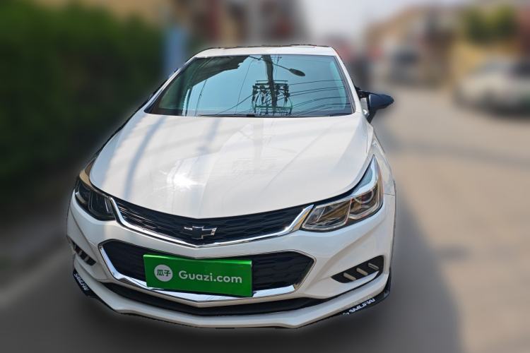 Used Chevrolet Cruze 2018 Hatchback 320 Automatic Pioneer Sunroof Edition Front