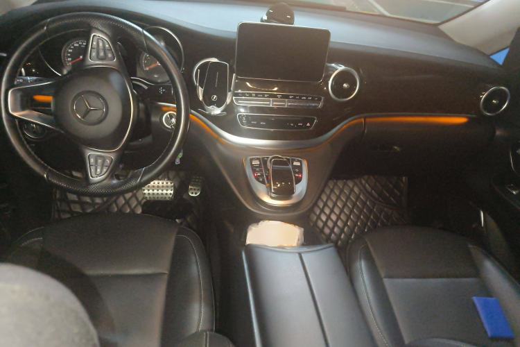 Used Mercedes-Benz V-Class 2018 V 260 L Prestige Extended Version China VI Center Console