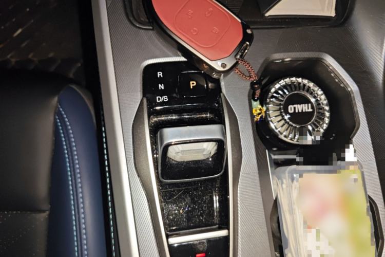 Used GAC Trumpchi GS3 2025 Shadow Speed 270T Enjoyment Edition Soaring to New Heights Gear Lever