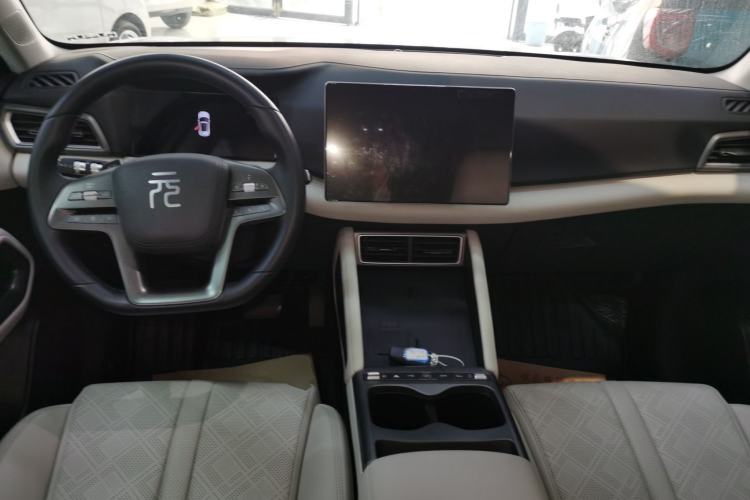 Used BYD Yuan UP 2025 Intelligent Driving Version 401 km Leading Edition Center Console