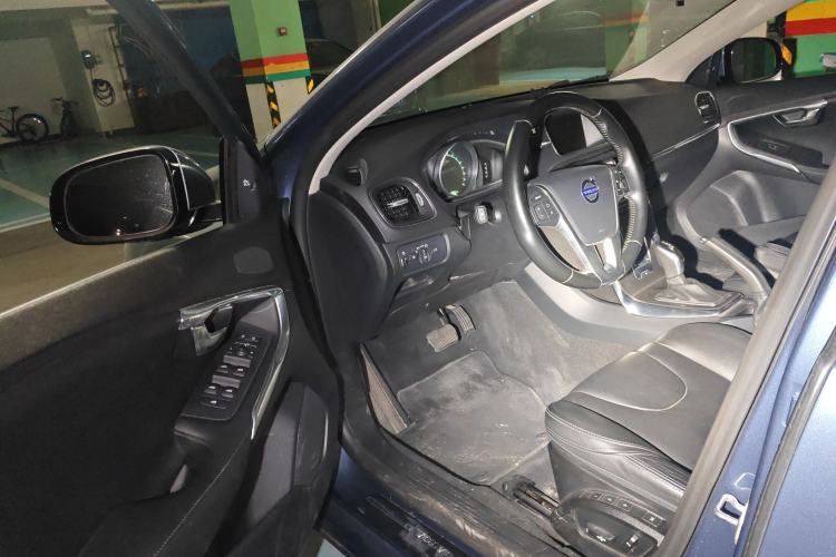 Used Volvo V40 2014 2.0T Zhiya Edition