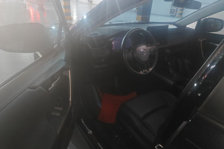 Used Toyota Wildlander 2024 2.0L CVT Two-Wheel Drive Luxury PLUS Edition
