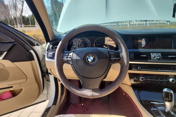 Used BMW 5 Series 2013 525Li Luxury Model
