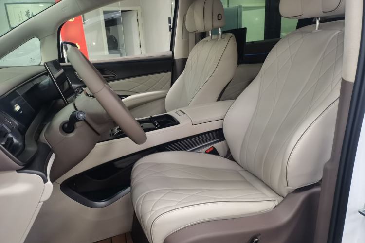 Used Denza D9 2022 DM-i 970 Four-Wheel Drive Flagship Model