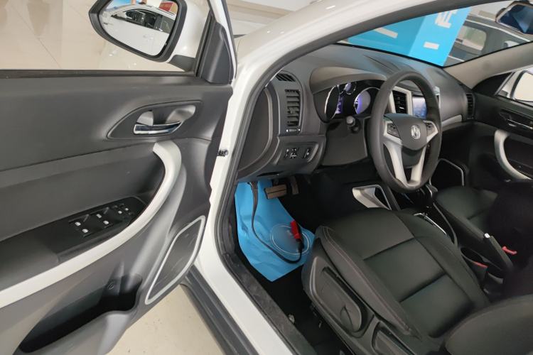 Used CHANGAN CS35 2016 1.6L Automatic Luxury Model China V Standard