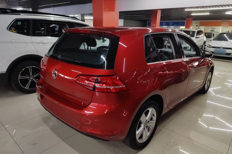 Used Volkswagen Golf 2015 1.4TSI Automatic Luxury Model Rear Right 45 Deg