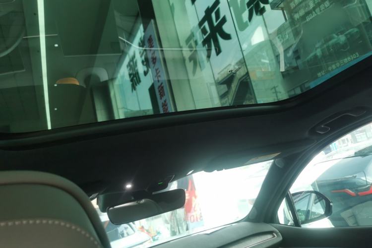 Used Nio ES7 2022 75 kWh Headliner