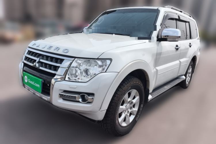 Used Mitsubishi Pajero 2015 3.0L Automatic Elite Edition China IV Standard