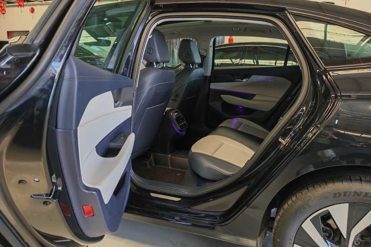 Used Volkswagen Passat 2025 Pro 380TSI Starry Dragon Edition Interior 5