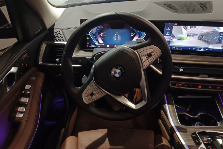 Used BMW X7 2024 xDrive40i Luxury Package – Leading Model