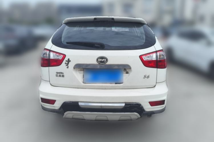 Used BYD S6 2014 2.0L Manual Luxury 5-Seater Rear