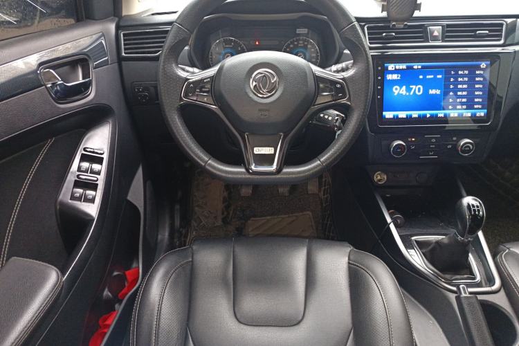 Used Dongfeng Fengon 580 2018 Revised Version 1.8L Manual Comfort Edition Steering Wheel