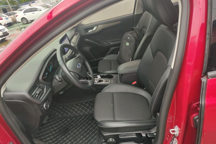 Used Ford Focus 2020 Hatchback EcoBoost 180 Automatic Trend Edition Left Front Seat