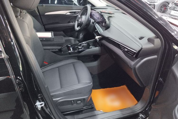 Used Buick Envision 2025 Encore Plus 28T Two-Wheel-Drive Platinum Edition
