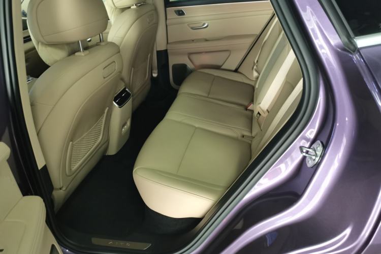 Used Hima AITO M5 2025 Extended-Range Ultra All-Wheel-Drive Version
