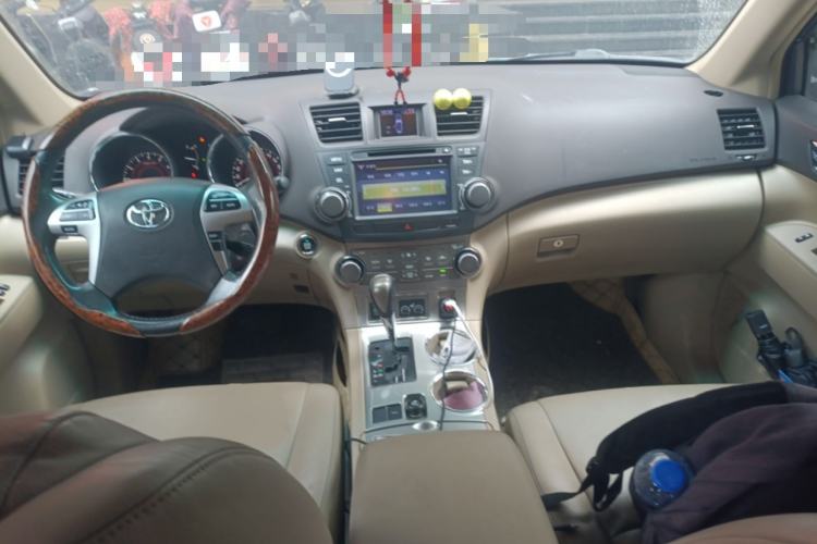 Used Toyota Highlander 2012 2.7L Two-Wheel Drive 7-Seater Luxury Edition