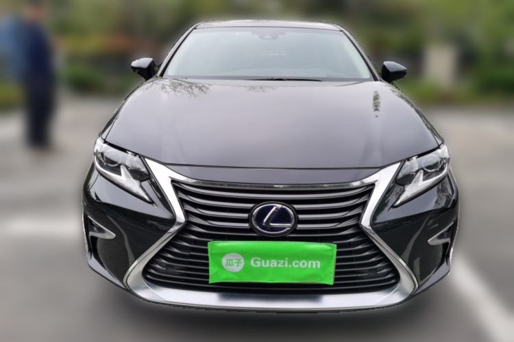 Used Lexus ES 2015 300h Comfort Edition Front