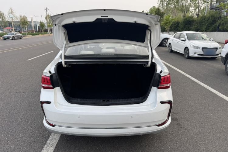 Used BAIC Beijing EU5 2018 R500 Smart Edition Trunk