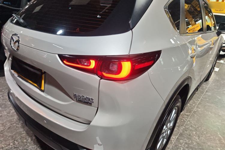 Used Mazda CX-5 2024 2.0L Automatic Two-Wheel Drive Comfort Version Right Rear Taillight