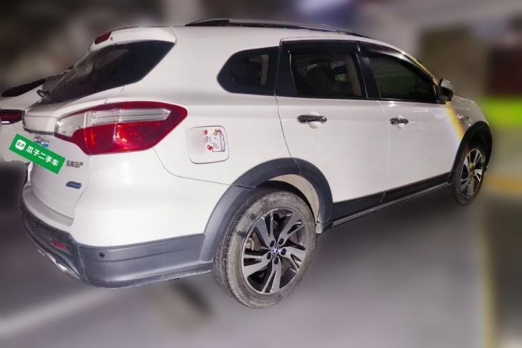 Used Venucia T70X 2015 2.0L CVT SmartFun Sport Edition