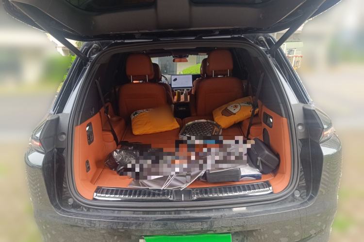 Used Li Auto L8 2023 Pro Model
