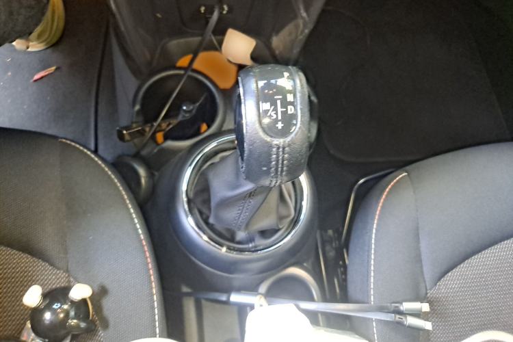 Used MINI 2016 1.2T ONE Pioneer Edition Gear Lever
