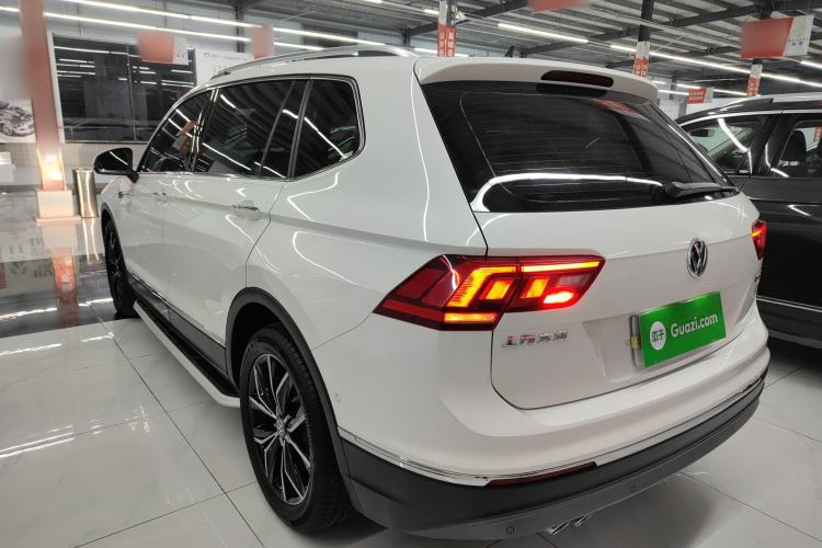 Used Volkswagen Tiguan L 2019 Revised 330TSI Automatic Two-Wheel Drive Smart & Luxury Edition China VI Standard
