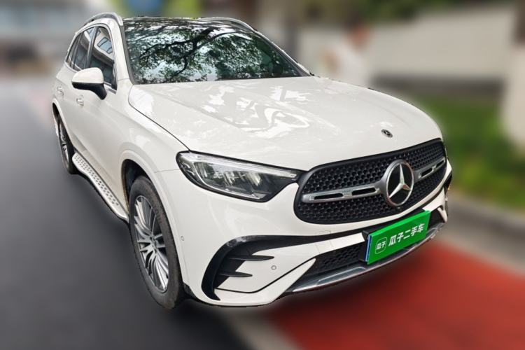 Used Mercedes-Benz GLC 2023 Refreshed GLC 300 L 4MATIC Dynamic Version 7-Seater Front Right 45 Deg