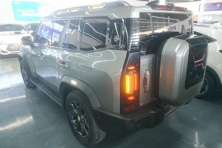 Used JETOUR Traveler 2023 2.0T All-Wheel Drive CrossPRO+