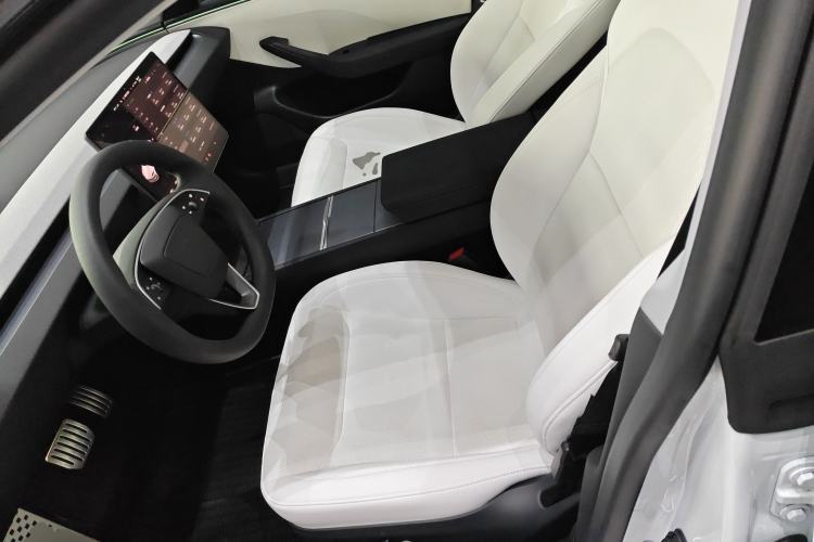 Used Tesla Model 3 2025 Long-Range All-Wheel-Drive Version Left Front Seat