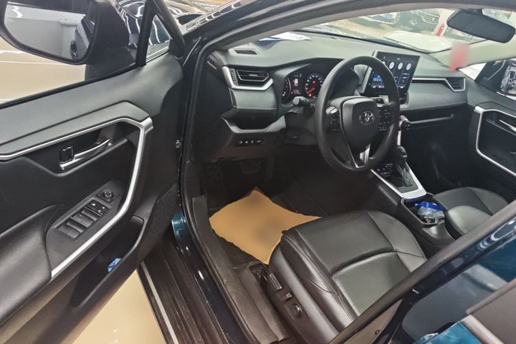 Used Toyota Wildlander 2020 2.0L CVT Two-Wheel Drive Luxury Edition Driver Seat