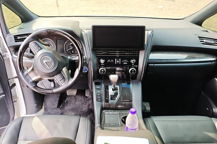 Used Lexus LM 2020 300h Seven-Seat Elegant Edition
