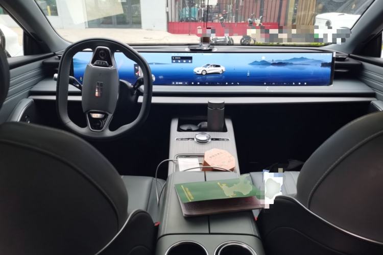 Used Geely Galaxy E8 2024 550 km Range Rear-Wheel-Drive PRO Center Console