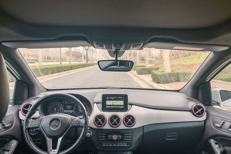 Used Mercedes-Benz B-Class 2012 B 200 Interior 4