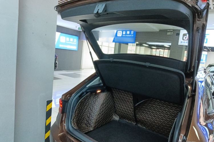 Used Volkswagen Lavida 2018 Hatchback 200TSI DSG Comfort Edition China V Standard Trunk