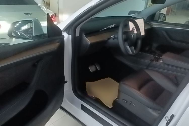 Used Tesla Model Y 2021 Long-Range All-Wheel-Drive Version