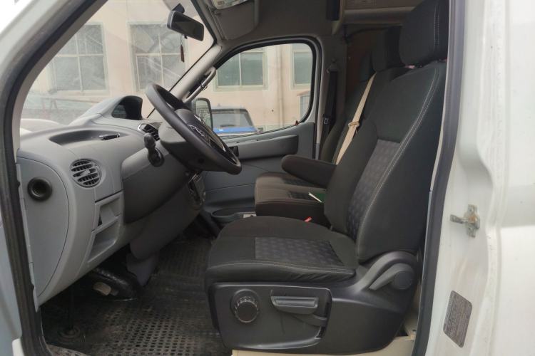 Used SAIC MAXUS Xintu V80 
