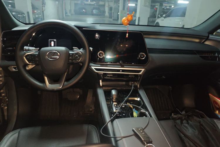 Used Lexus RX 2023 350h Two-Wheel Drive Enjoyment Version Center Console