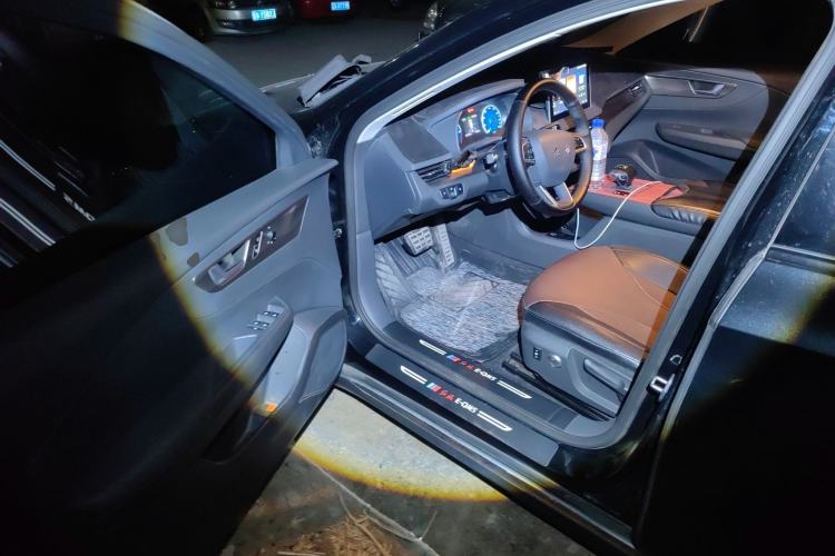 Used Hongqi E-QM5 2024 450km Range Commuter Version
