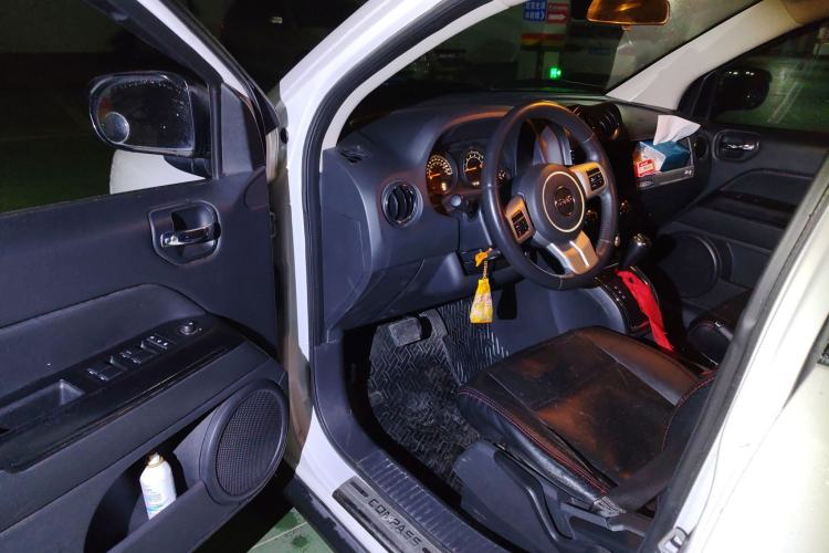 Used Jeep Compass 2014 2.4L four-wheel drive sport version