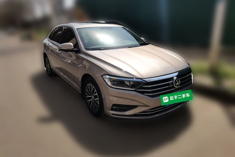 Used Volkswagen Sagitar 2020 280TSI DSG R-Line China VI Front Right 45 Deg