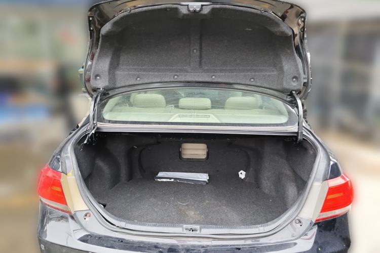 Used Toyota Camry 2010 240G Luxury Edition Trunk