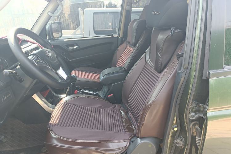 Used Leopaard Q6 2015 2.4L Manual 4x4 Excellence Edition
