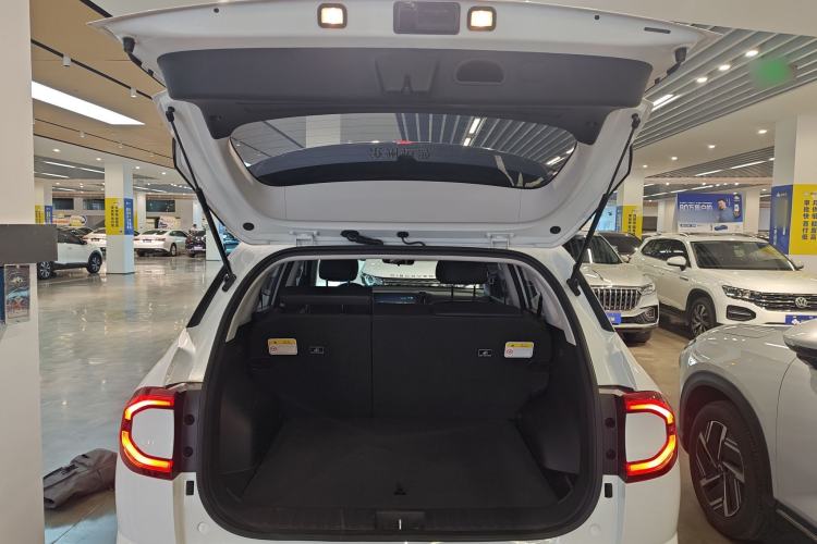 Used Hyundai ix35 2023 Musso 2.0L Deluxe Edition DLX
