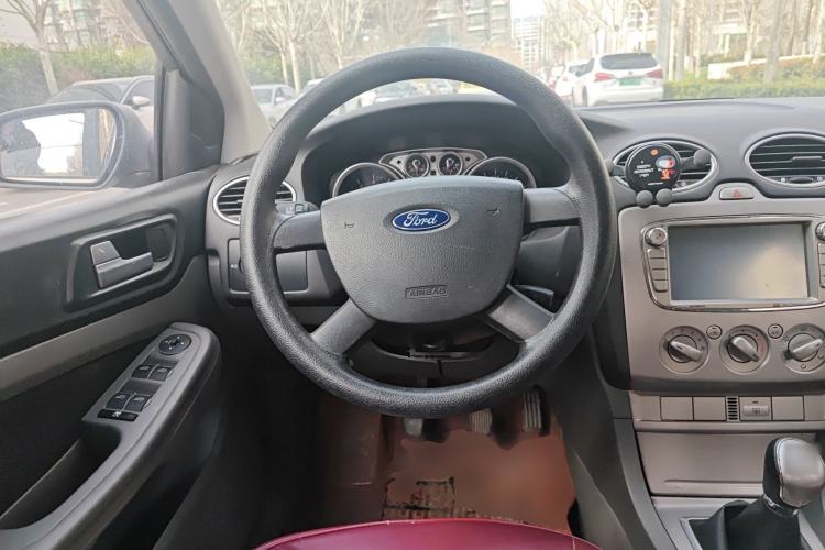 Used Ford Focus 2013 Hatchback Classic 1.8L Manual Fashion Edition
