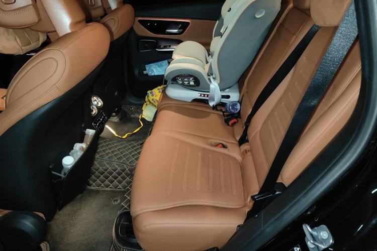 Used Mercedes-Benz GLC 2023 Refreshed GLC 300 L 4MATIC Dynamic Version 7-Seater Interior 4